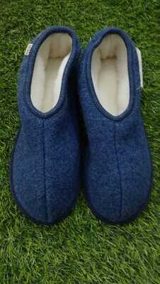 Walker alte 38, 39  € 49,00