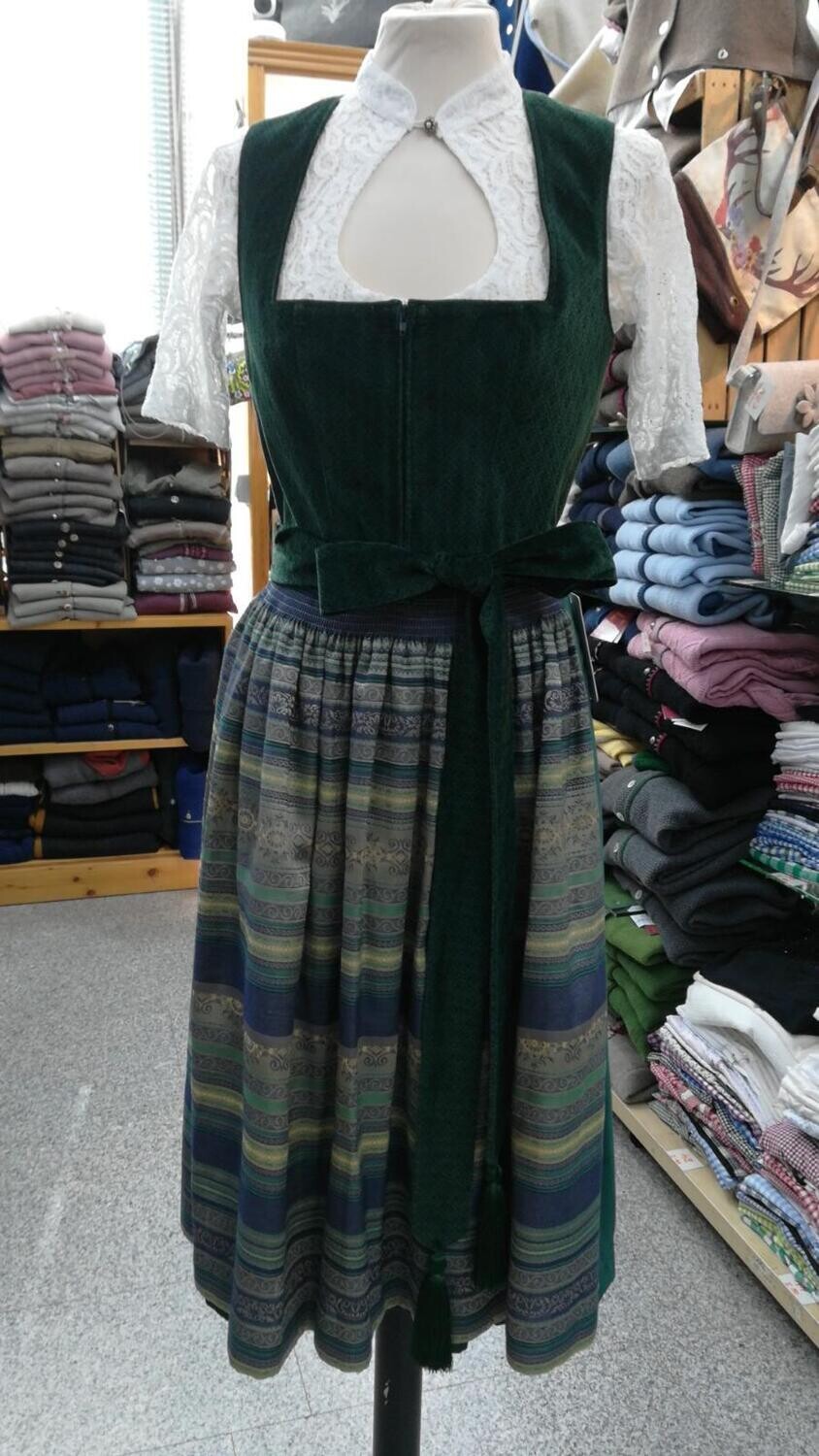 Dirndl Abete 48,50 € 220,00