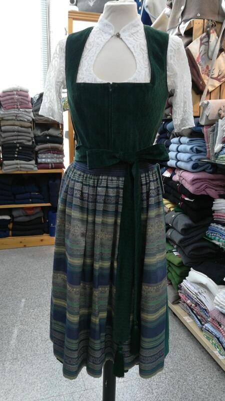 Dirndl Abete 48,50 € 220,00