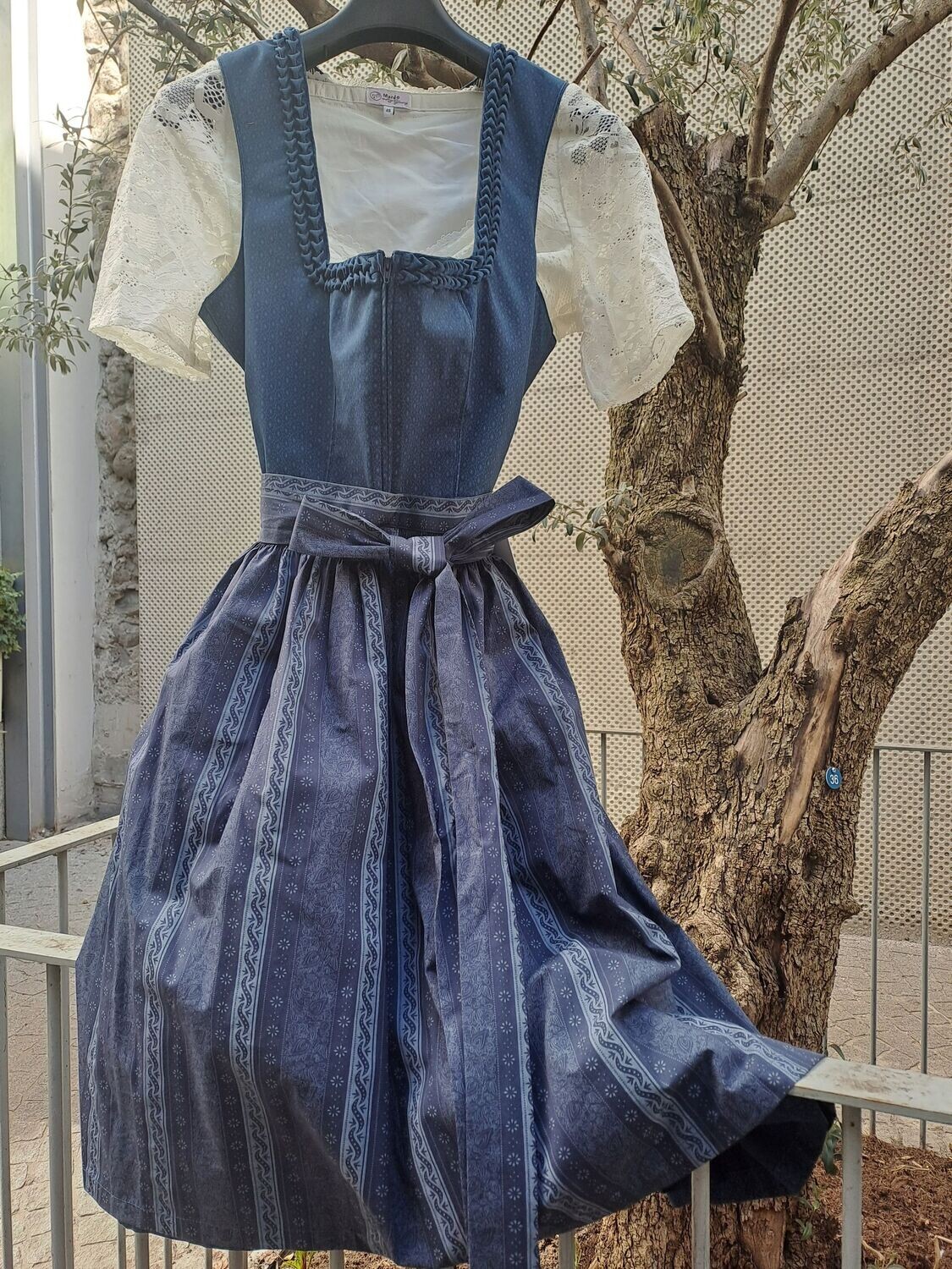 Dirndl Becky  € 220,00