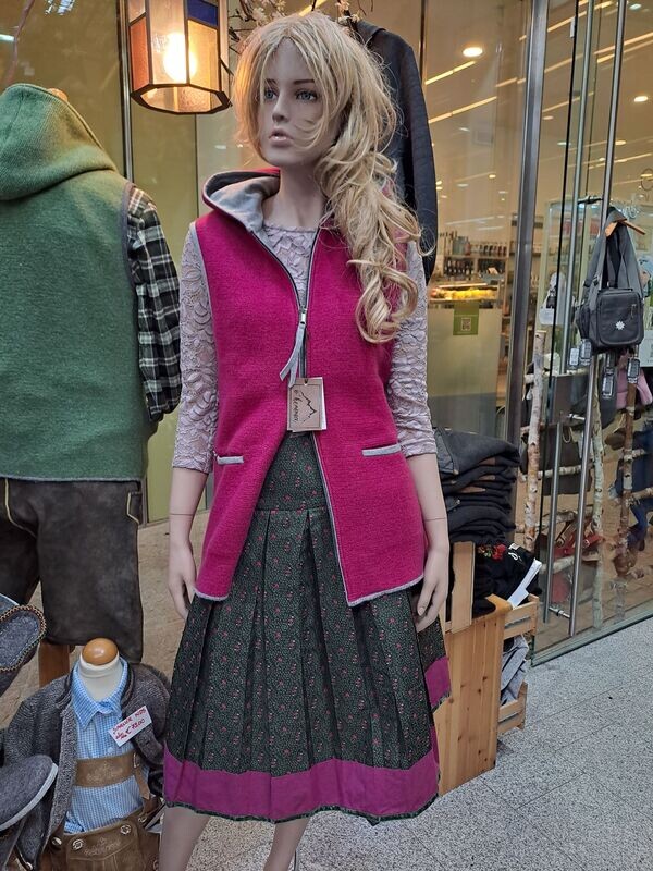 Cecilia gilet 36,38,40 € 399,00