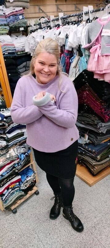 Pulli Nicoletta Flieder M,  € 149,00