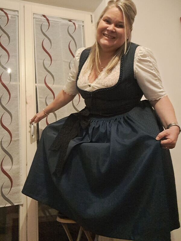Dirndl Laura € 230,00