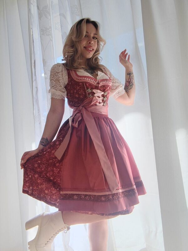 Dirndl Sarah € 199,00