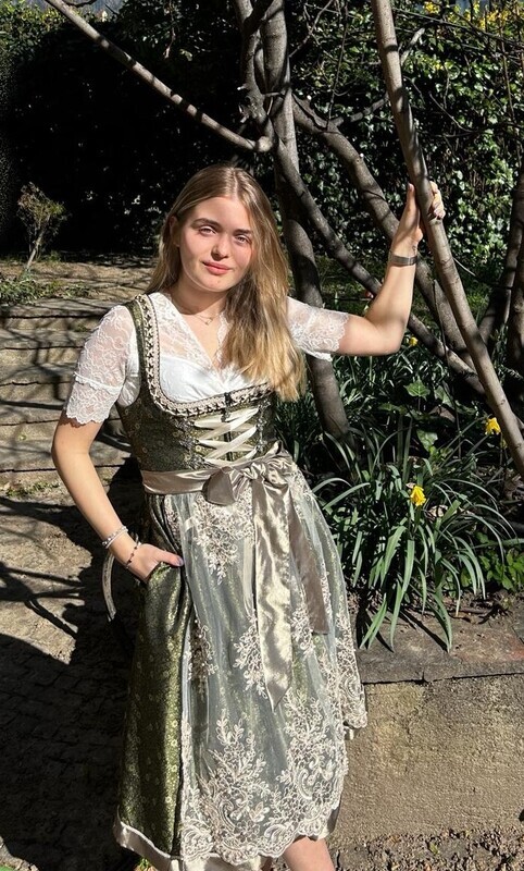 Dirndl Jule €239,00