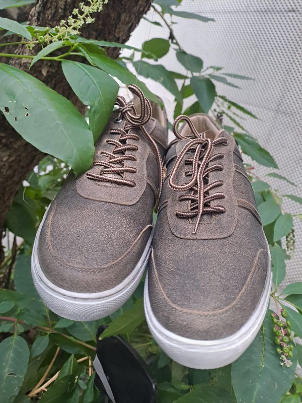 Sneakers € 99,00