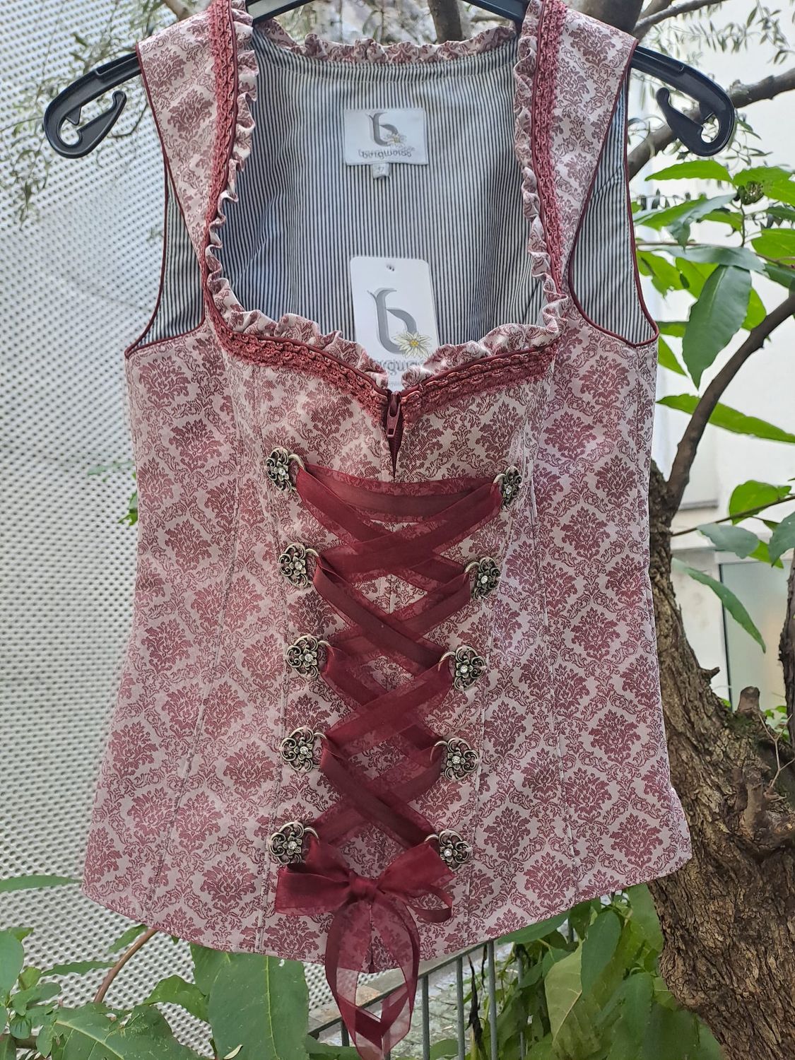 Bustino Biggi bordeaux € 130,00