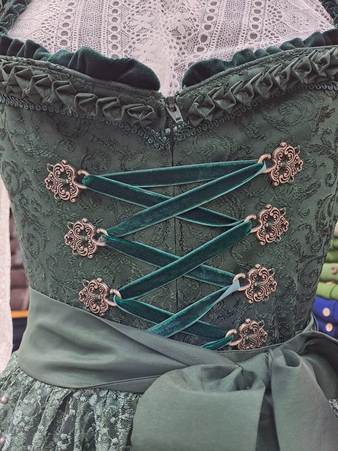 Dirndl Nelly long 36 € 259,00