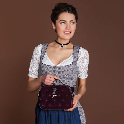 Trachtentasche springende Hirsche € 79,00
