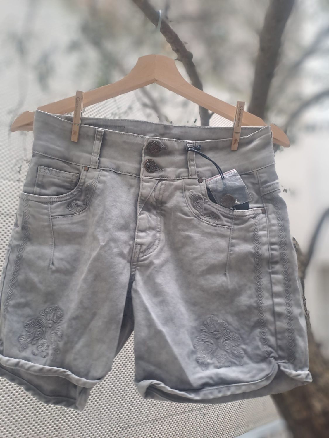 Hendrina short € 89,00