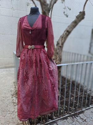 Dirndl Ambra long € 299,00