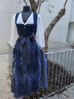 Dirndl Mina long € 299,00