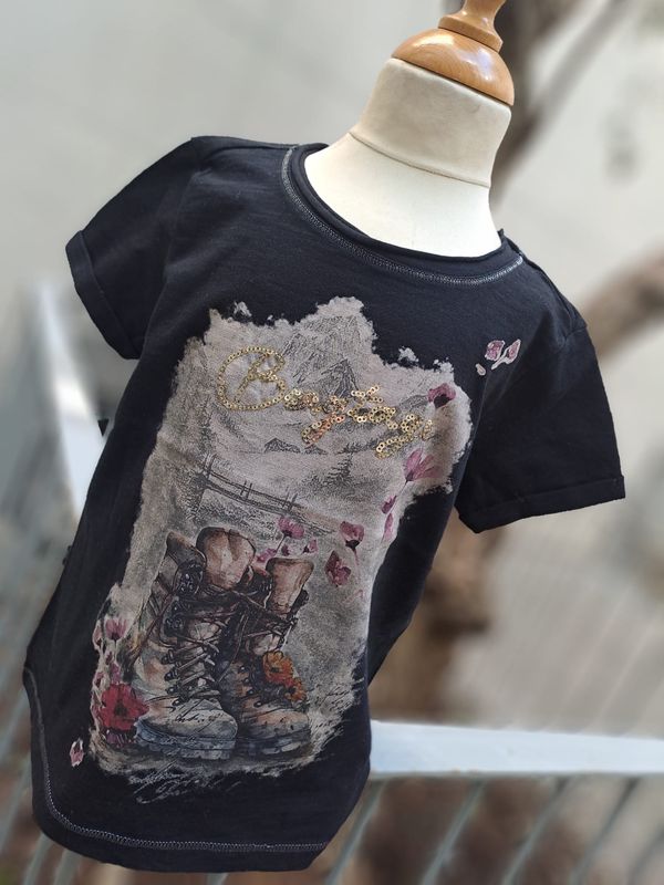 Fayetta t-shirt black kids € 35,00