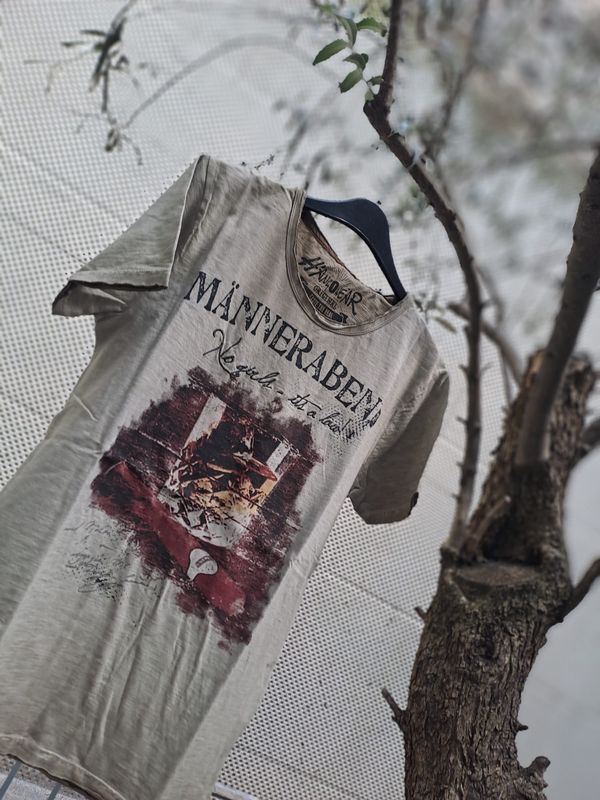 Männeranbend t-shirt  € 39,90
