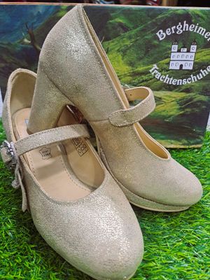 Pumps gold €99,00