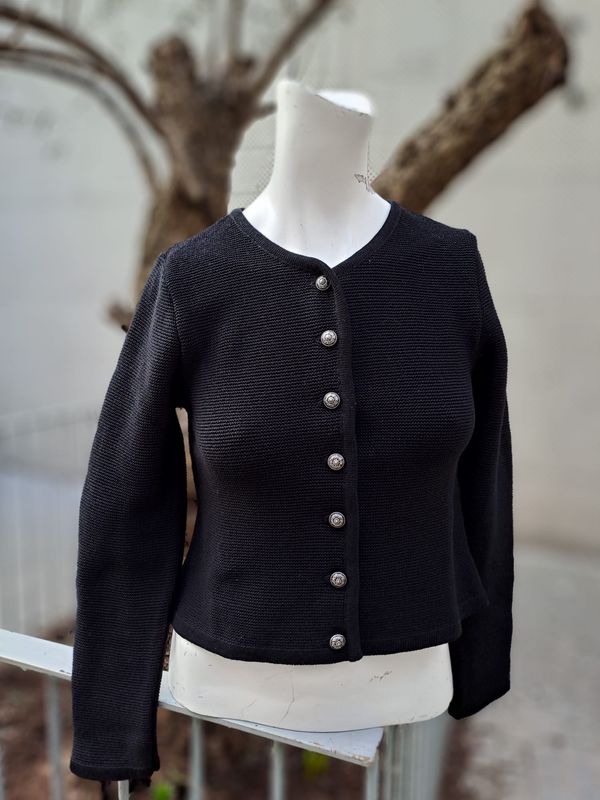 Issy black € 99,00