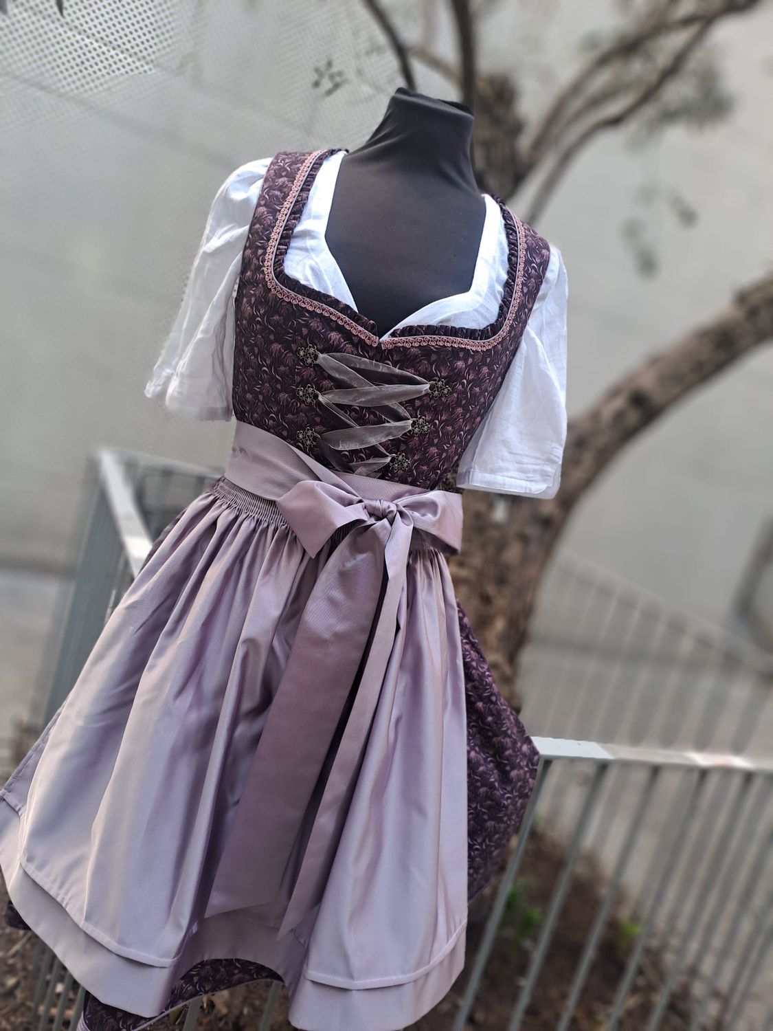 Dirndl Viola purple € 199,00