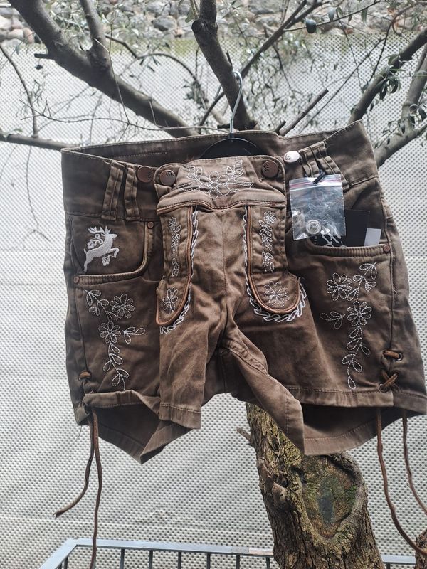 Ovida short € 49,00
