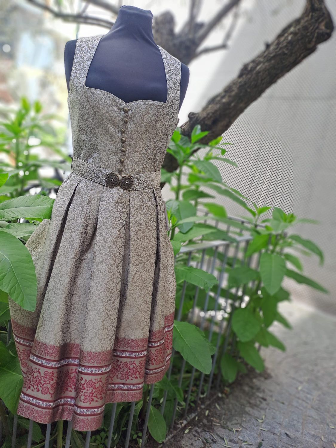 Olivia dress € 299,00