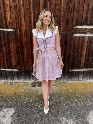 Dirndl Emilia  € 199,00