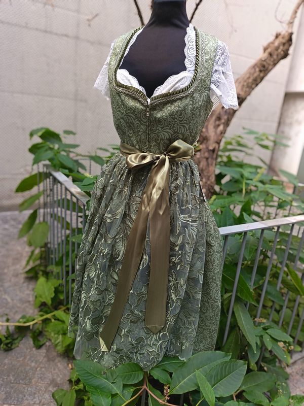 Dirndl Verdina 299,00 Dirndl Verdina 299,00