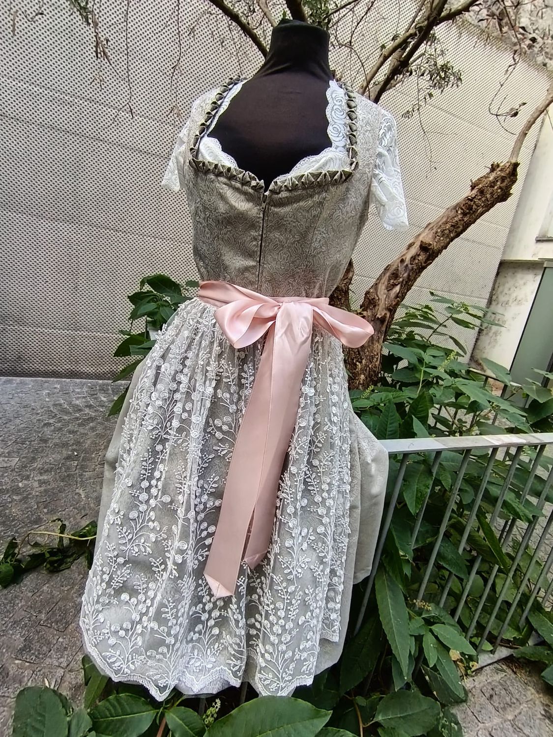 Dirndl Irma € 230,00 Dirndl Irma € 230,00