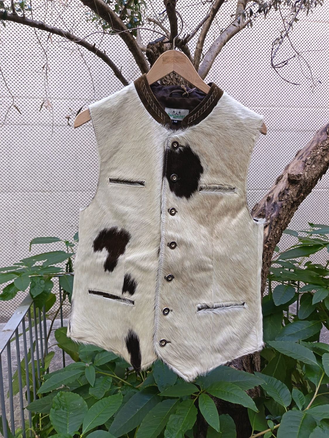 Gilet Hafling 52 € 249,00 Gilet Hafling 52 € 249,00
