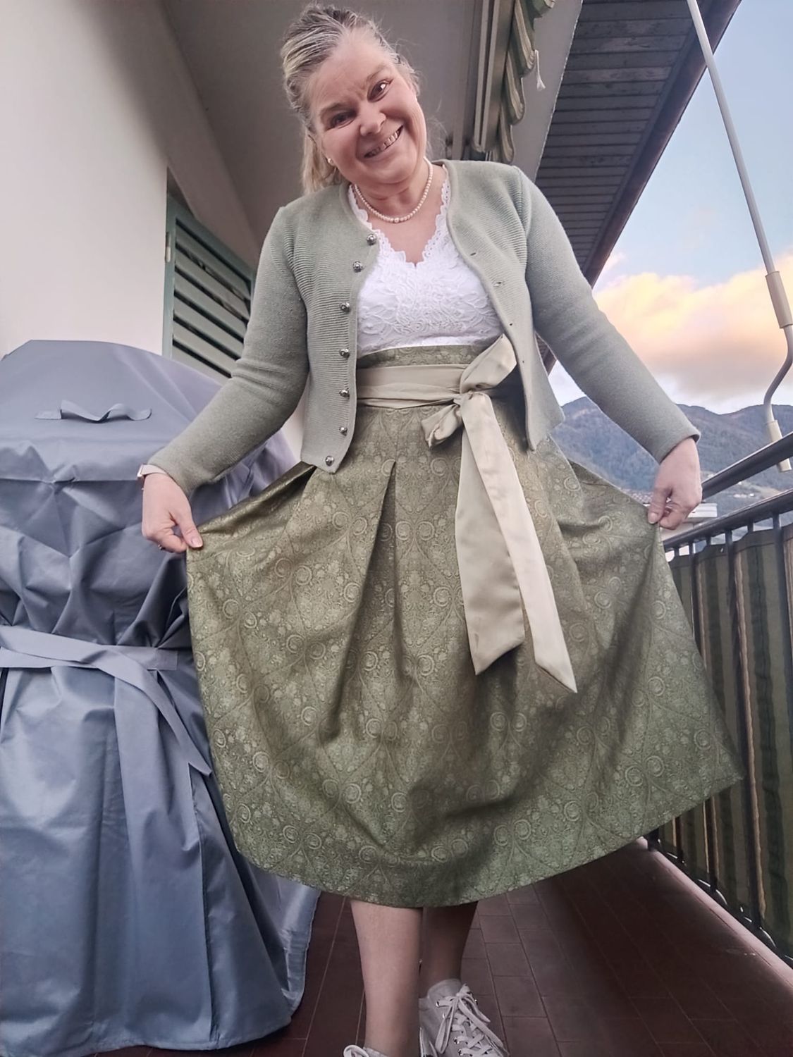 Theresa green €129,00 Theresa green €129,00