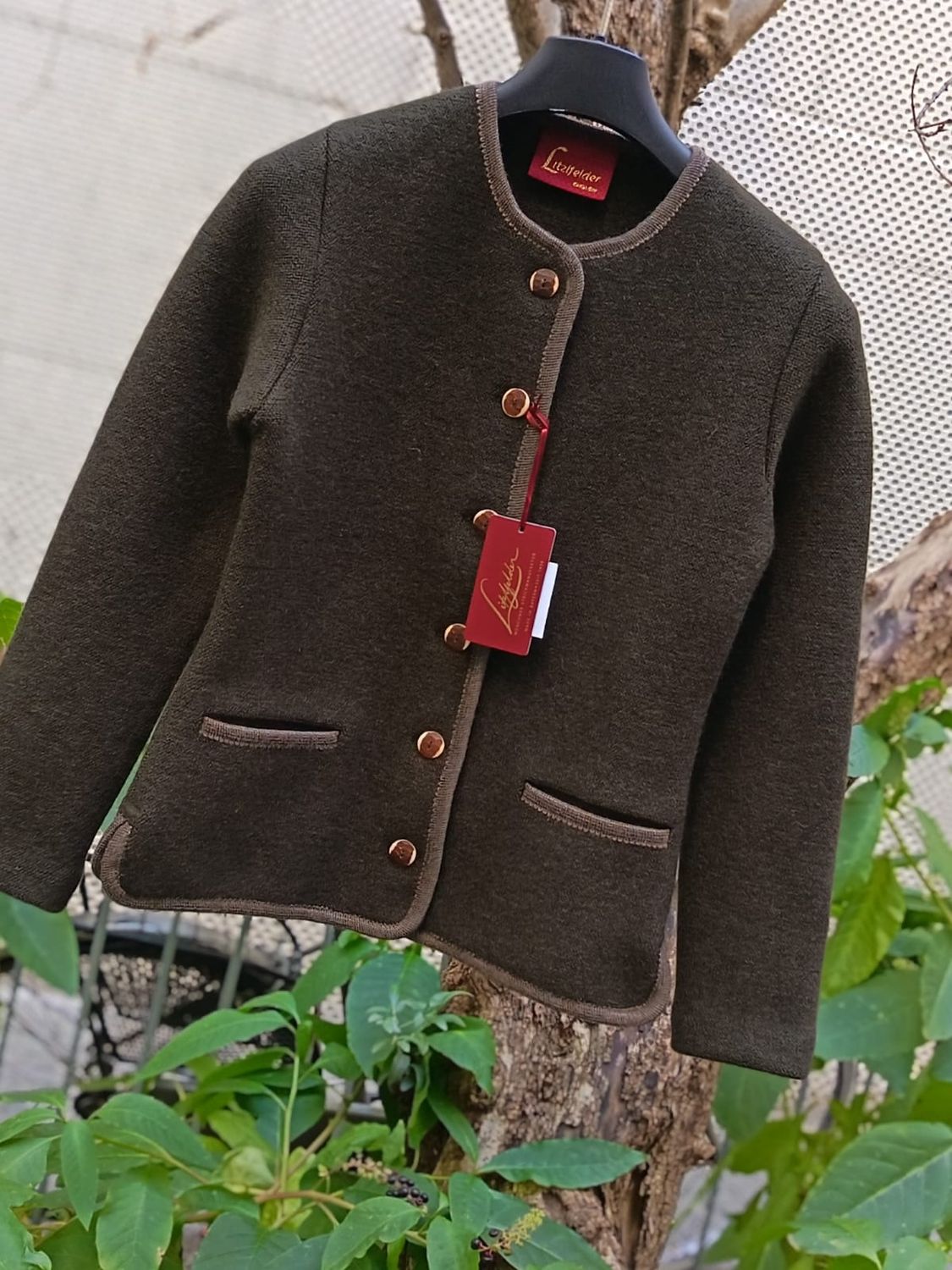 Meran oliv € 239,00 Meran oliv € 239,00