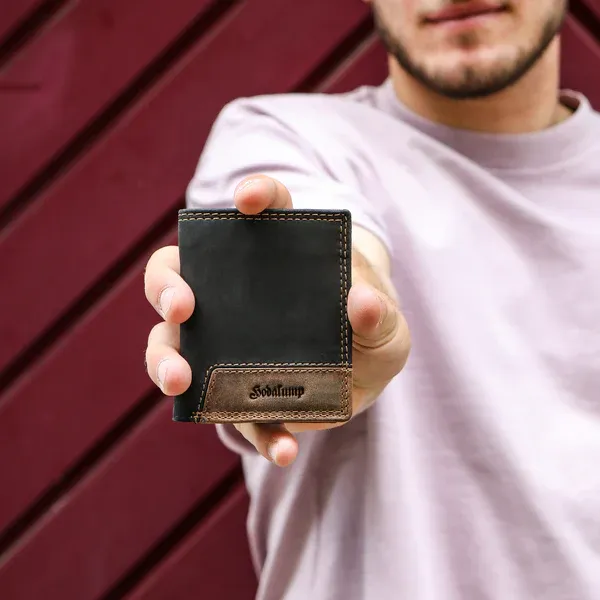 Portafoglio mini nero € 29,90 Portafoglio mini nero € 29,90