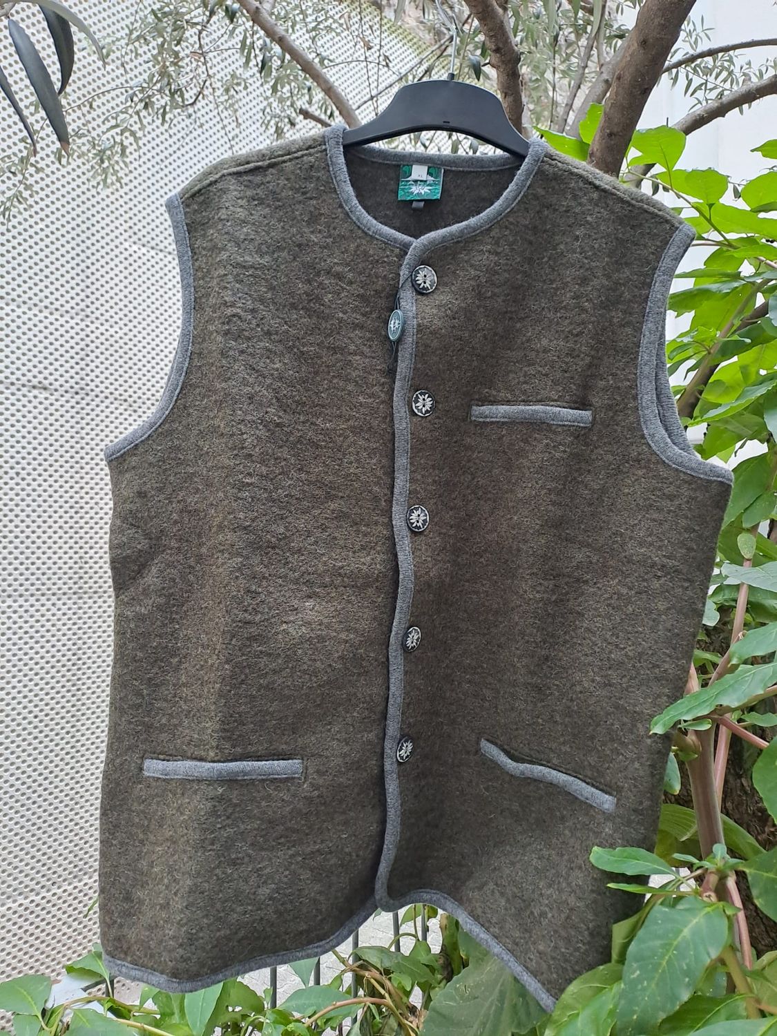 Alp verde loden gilet € 99,00