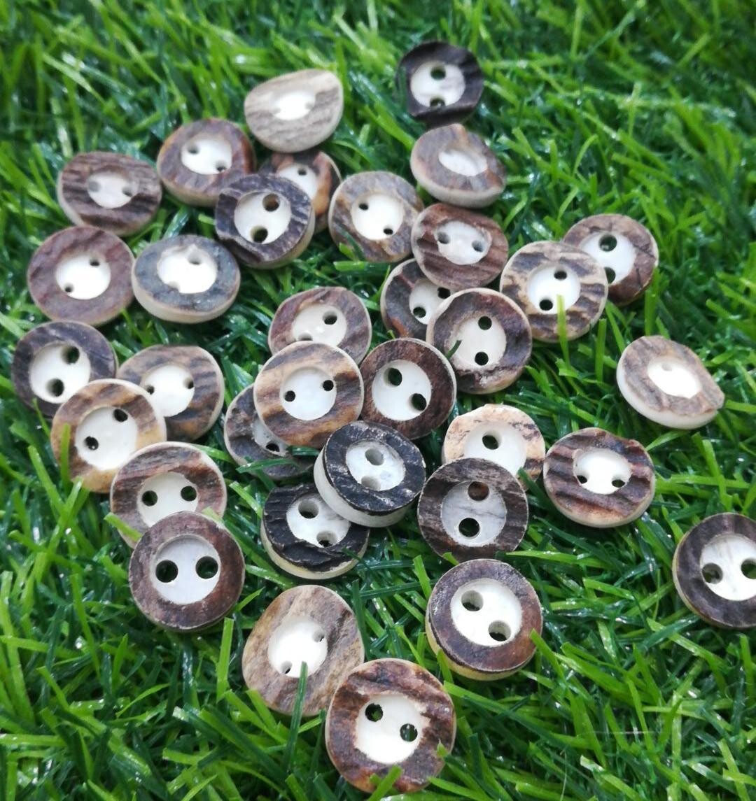 Knöpfe 1cm € 1,50