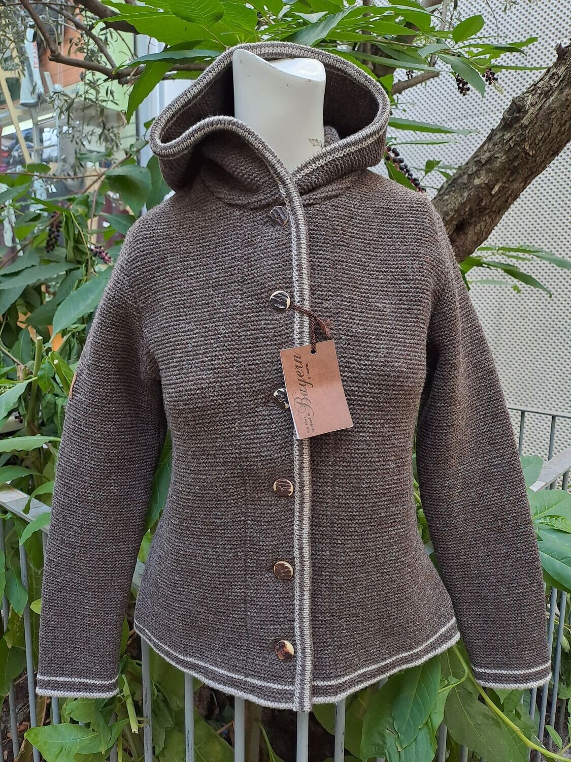 Heimat braun 42  € 199,00