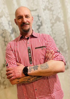 Norbert  red € 59,00