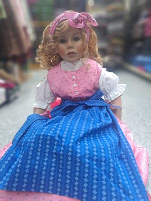 Dirndl Lisetta € 59,00 Dirndl Lisetta € 59,00