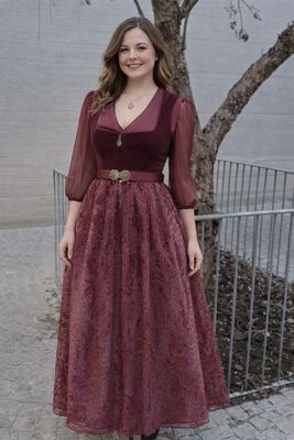 Dirndl Ambra long € 299,00