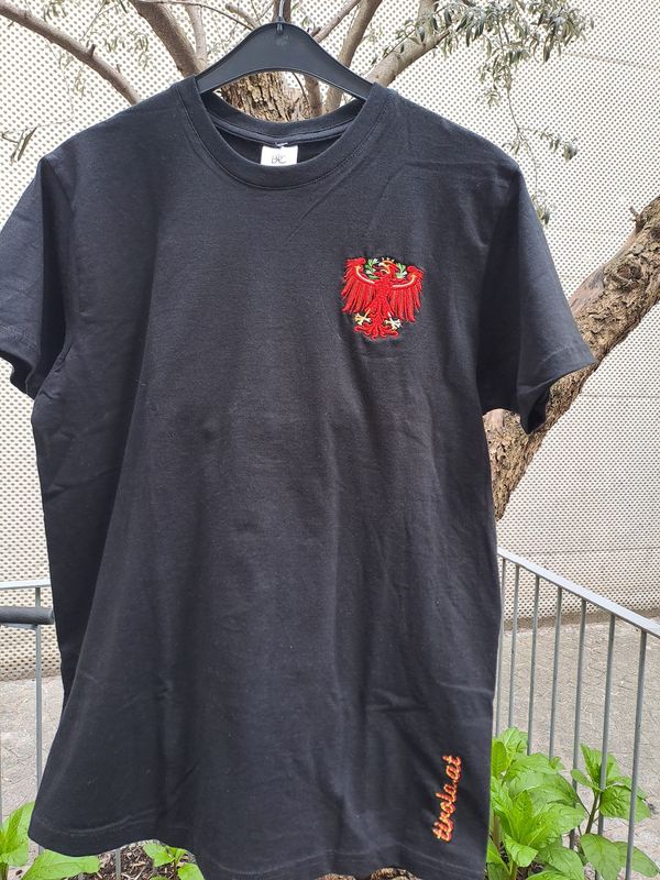 T-Shirt Tirol € 39,00 T-Shirt Tirol € 39,00