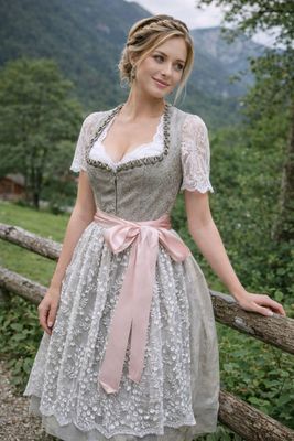 Dirndl Irma € 230,00