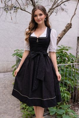 Dirndl Sophie € 249,00