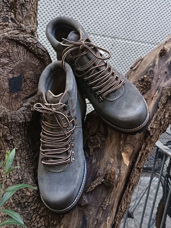 Scarpone men   € 129,00