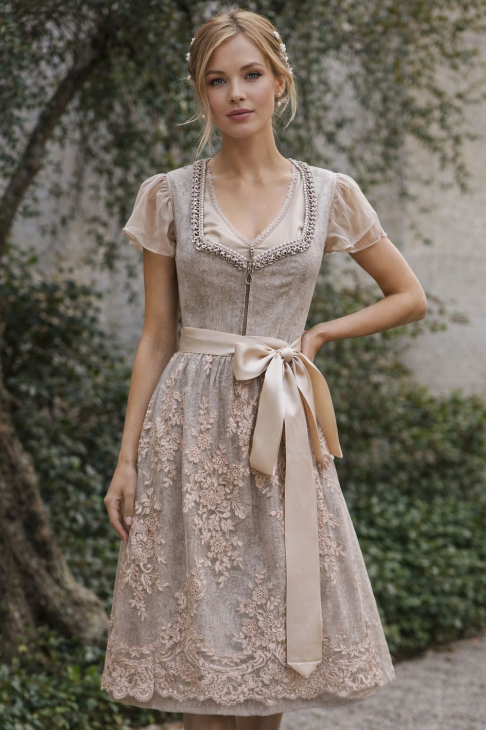 Dirndl Traudi € 249,00 Dirndl Traudi € 249,00