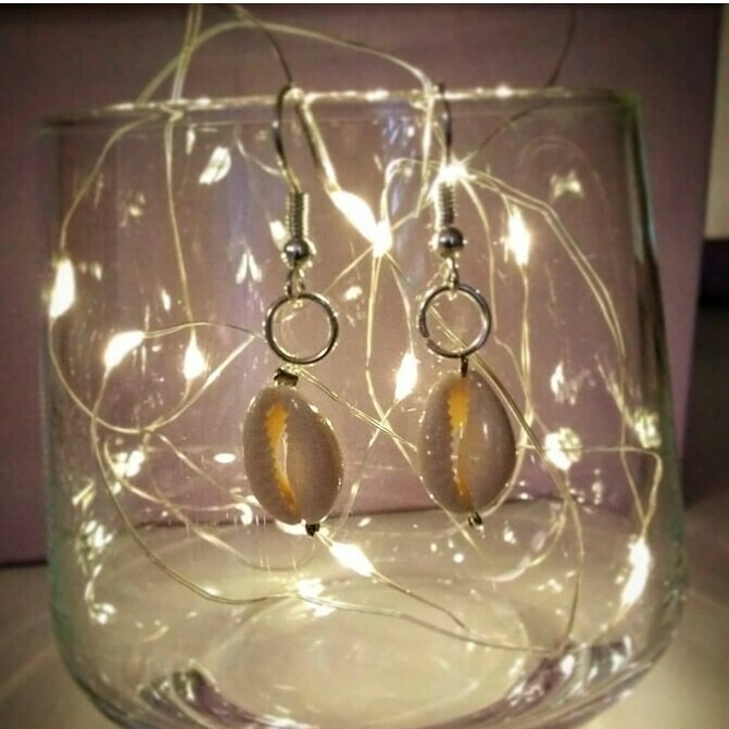Cowrie shell earings