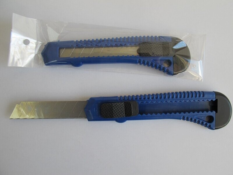 1 Stück  Cuttermesser 18mm blau oder rot