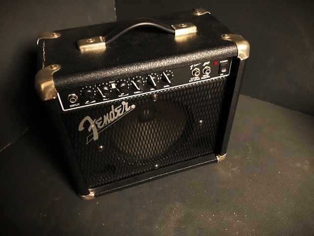 Fender Frontman PR241 Gitaarversterker