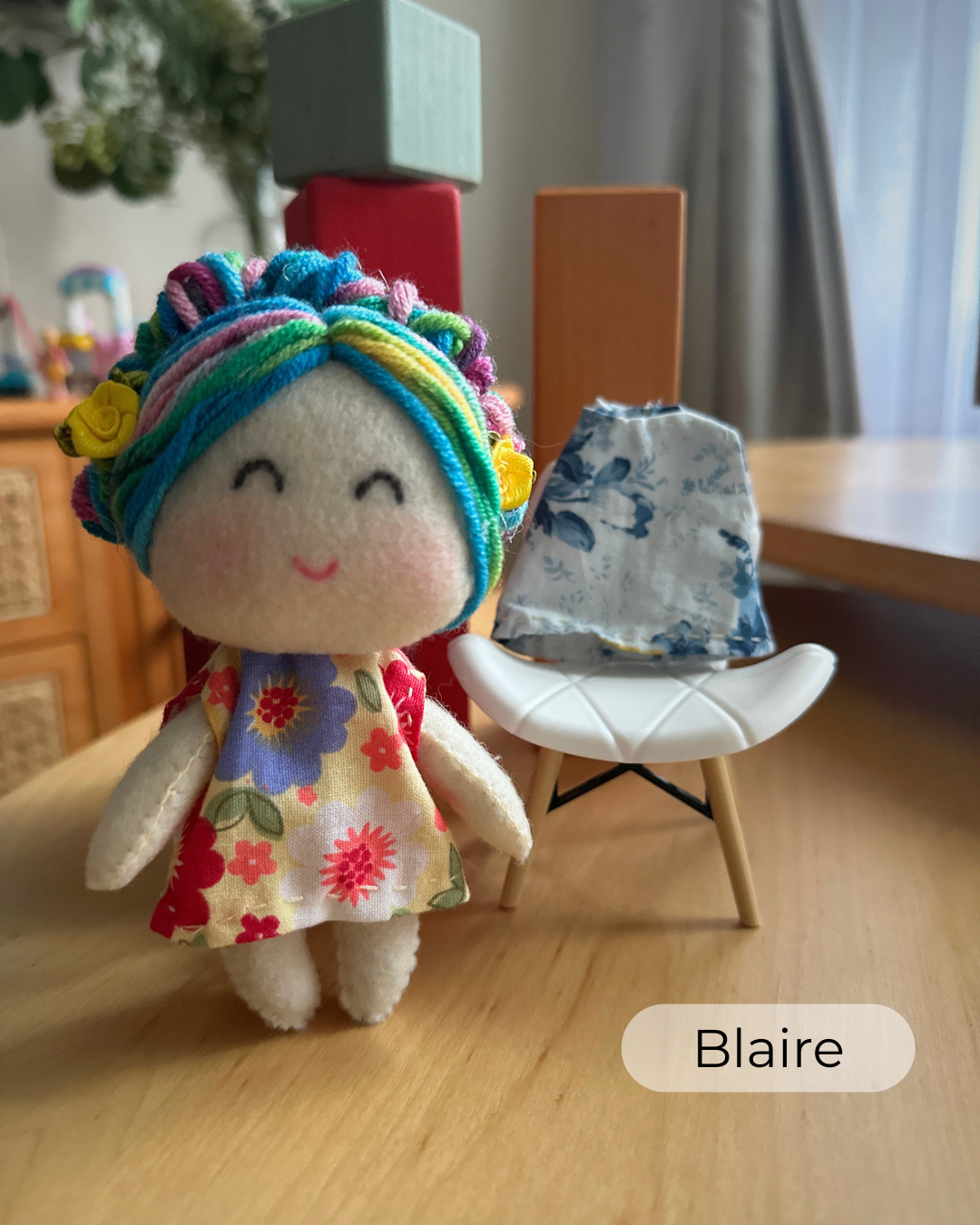 Tiny Felt Dolls