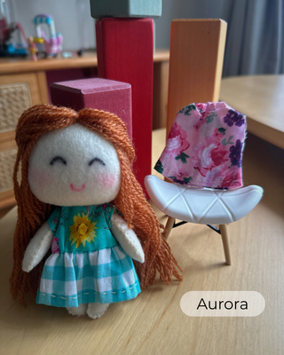 Tiny Felt Dolls