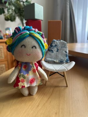 Tiny Felt Dolls