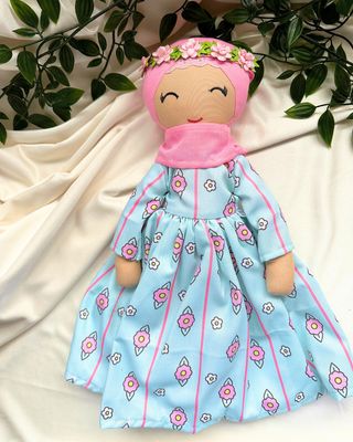 Naaira (Shining and Glittery)