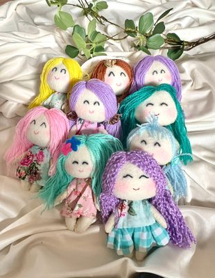 Tiny Felt Dolls