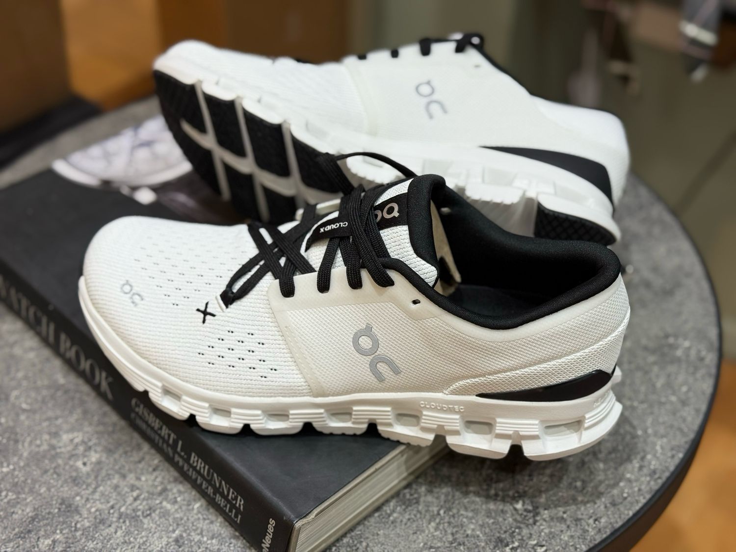 ZAPATOS SNEAKERS ON RUNNING